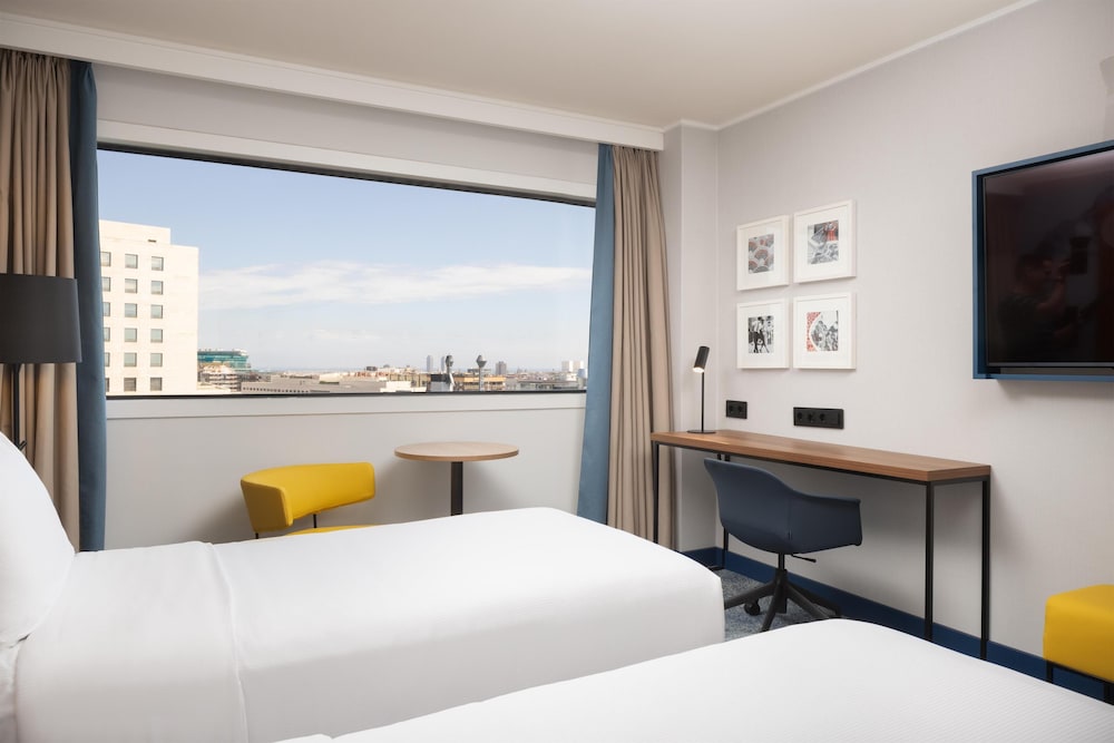 Hilton Barcelona — Hotel rooms in Barcelona, Catalonia