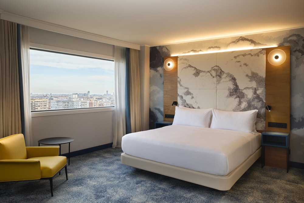 Hilton Barcelona — Hotel rooms in Barcelona, Catalonia