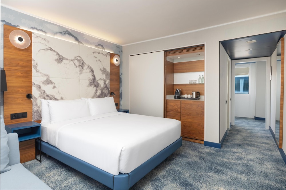 Hilton Barcelona — Hotel rooms in Barcelona, Catalonia