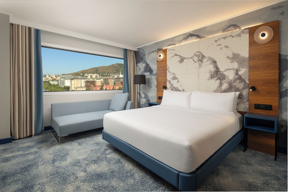 Hilton Barcelona — Hotel rooms in Barcelona, Catalonia
