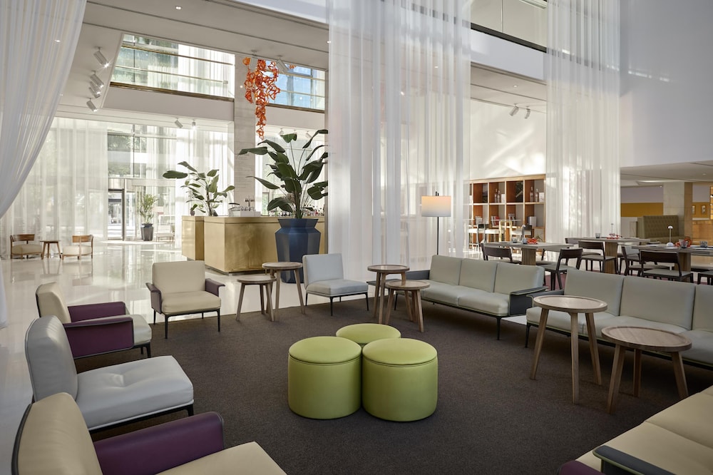 Hilton Barcelona — Restaurant & bars in Barcelona, Catalonia