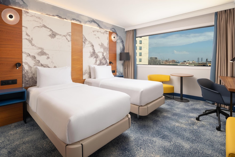 Hilton Barcelona — Hotel rooms in Barcelona, Catalonia