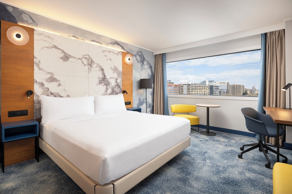 Hilton Barcelona — Hotel rooms in Barcelona, Catalonia