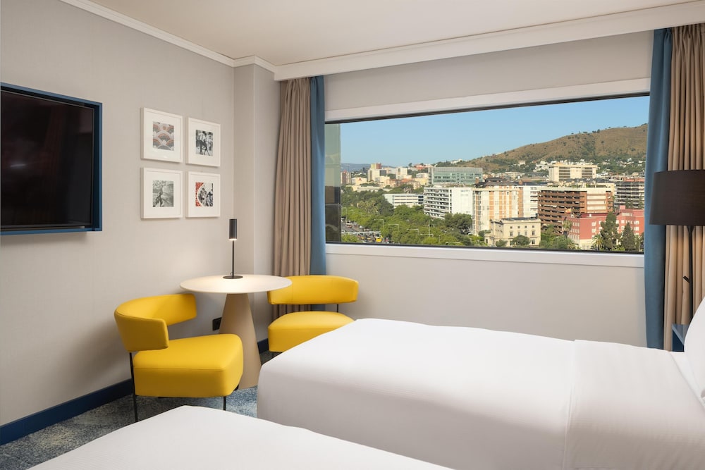 Hilton Barcelona — Hotel rooms in Barcelona, Catalonia