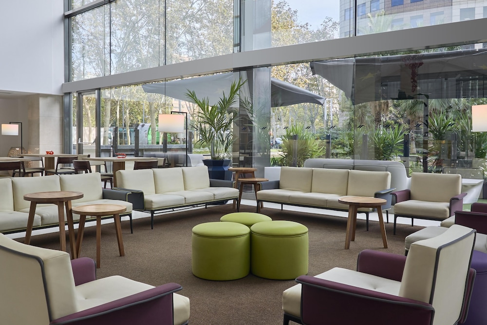 Hilton Barcelona — Restaurant & bars in Barcelona, Catalonia
