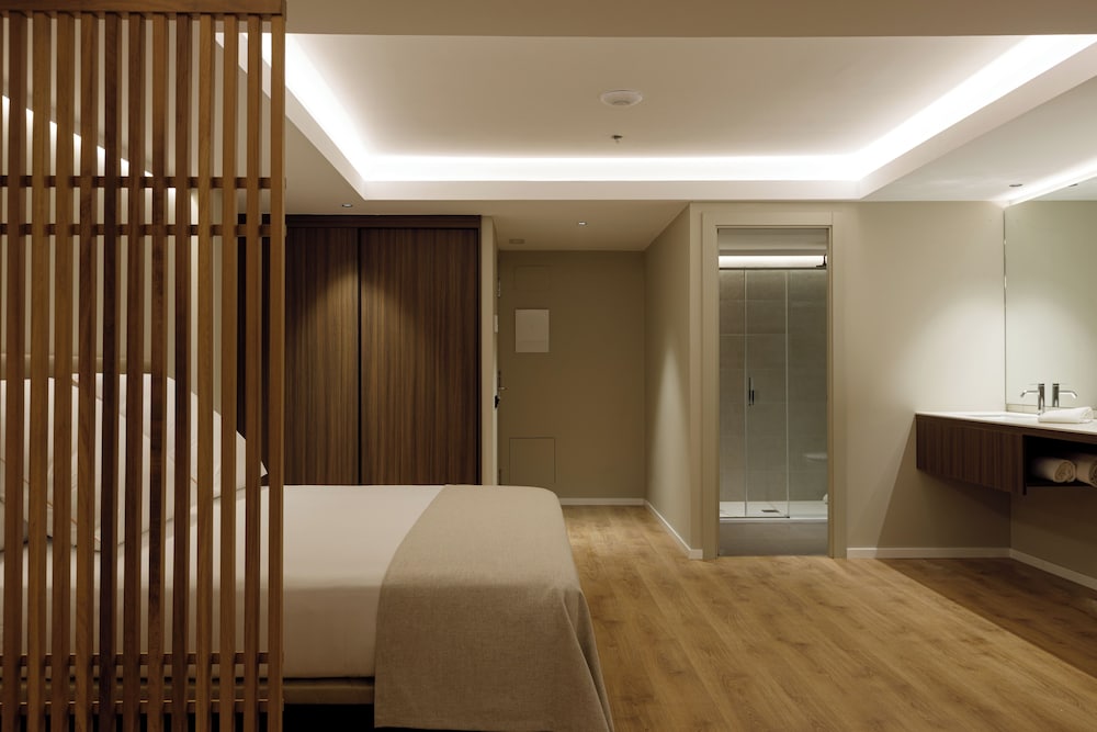 Aparthotel Mariano Cubi Barcelona — Hotel rooms in Barcelona, Catalonia