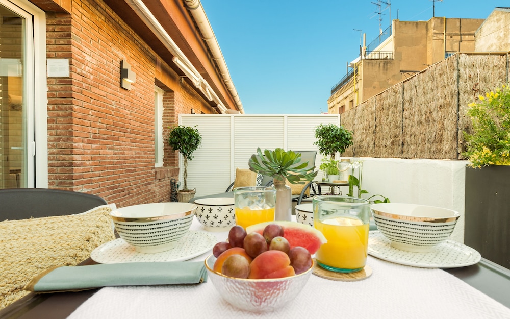 Aparthotel Mariano Cubi Barcelona — Restaurant & bars in Barcelona, Catalonia