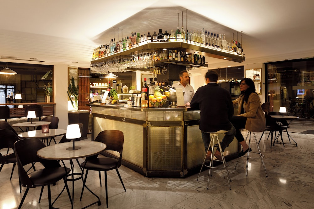 Aparthotel Mariano Cubi Barcelona — Restaurant & bars in Barcelona, Catalonia