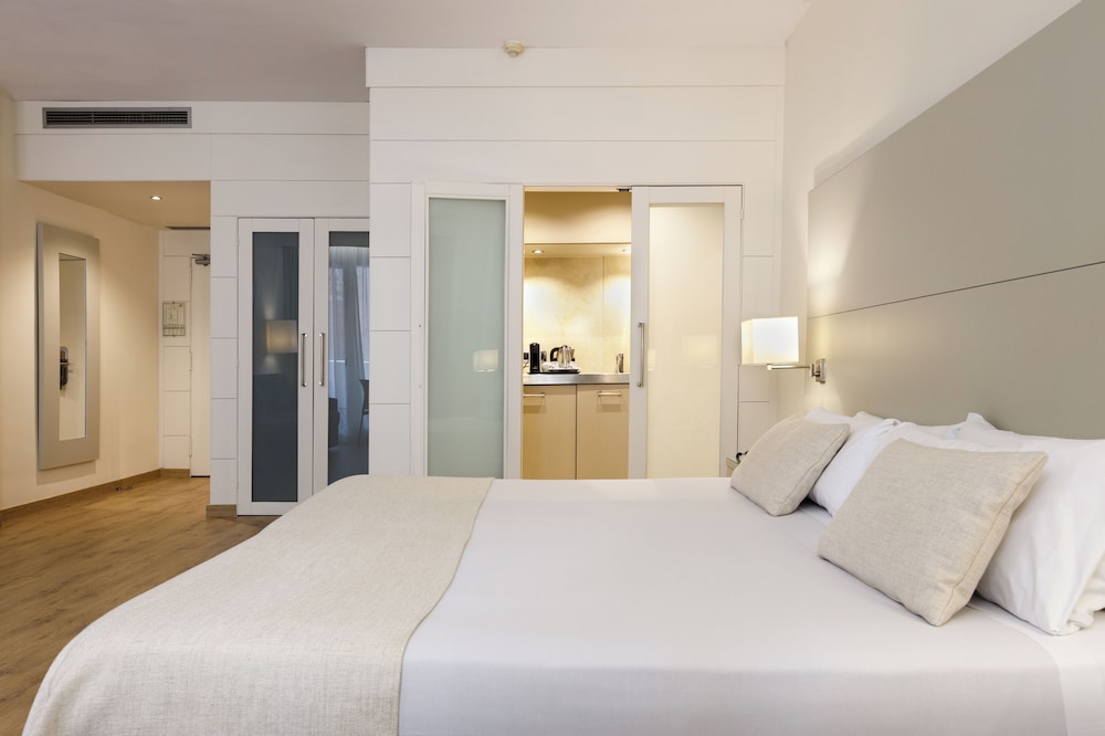 Aparthotel Mariano Cubi Barcelona — Hotel rooms in Barcelona, Catalonia