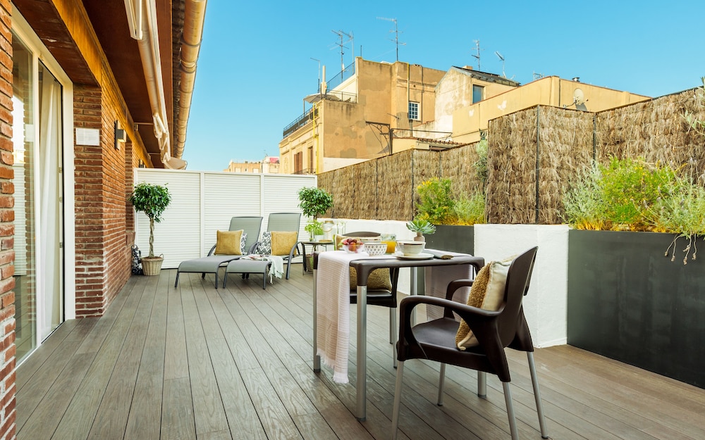 Aparthotel Mariano Cubi Barcelona — Hotel building in Barcelona, Catalonia