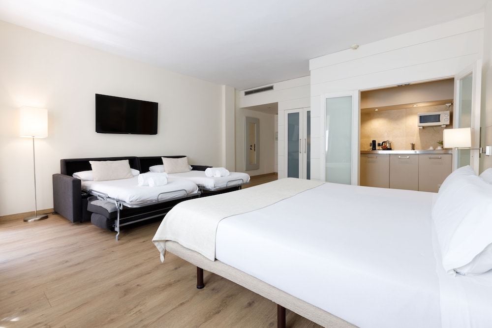 Aparthotel Mariano Cubi Barcelona — Hotel rooms in Barcelona, Catalonia