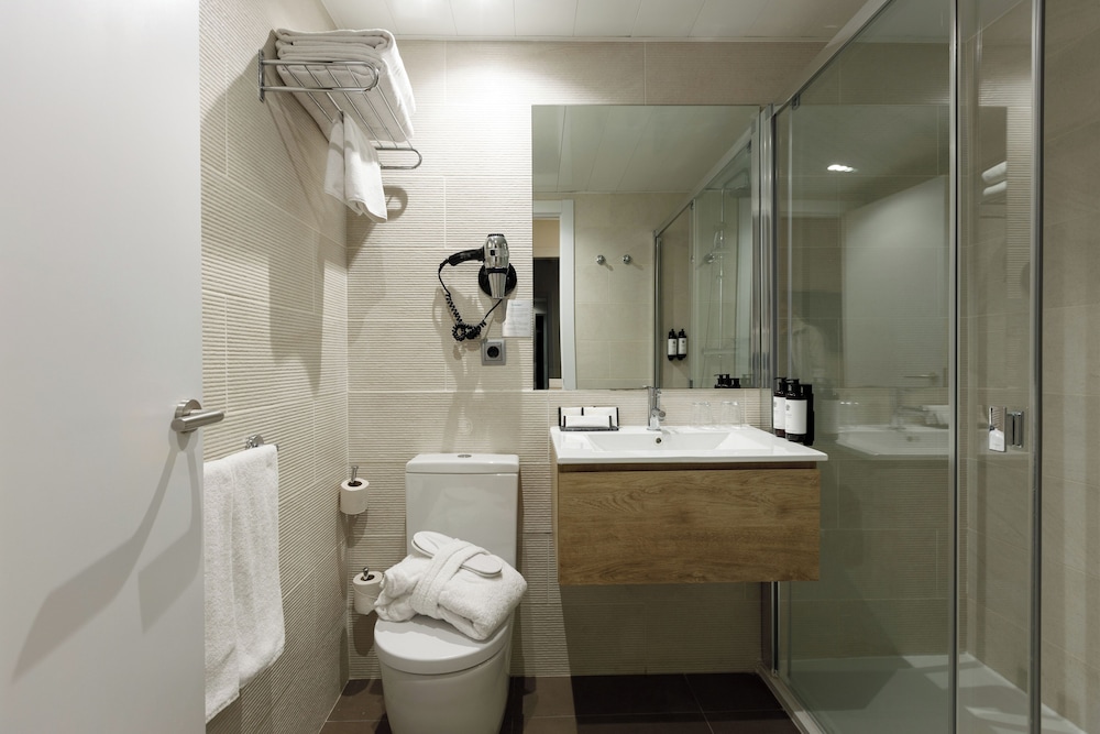 Aparthotel Mariano Cubi Barcelona — Hotel rooms in Barcelona, Catalonia