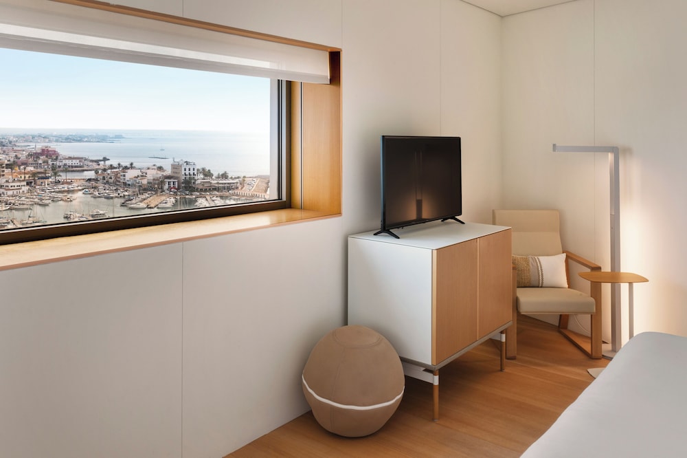 Melia Palma Bay — Hotel rooms in Palma de Mallorca, Balearic Islands