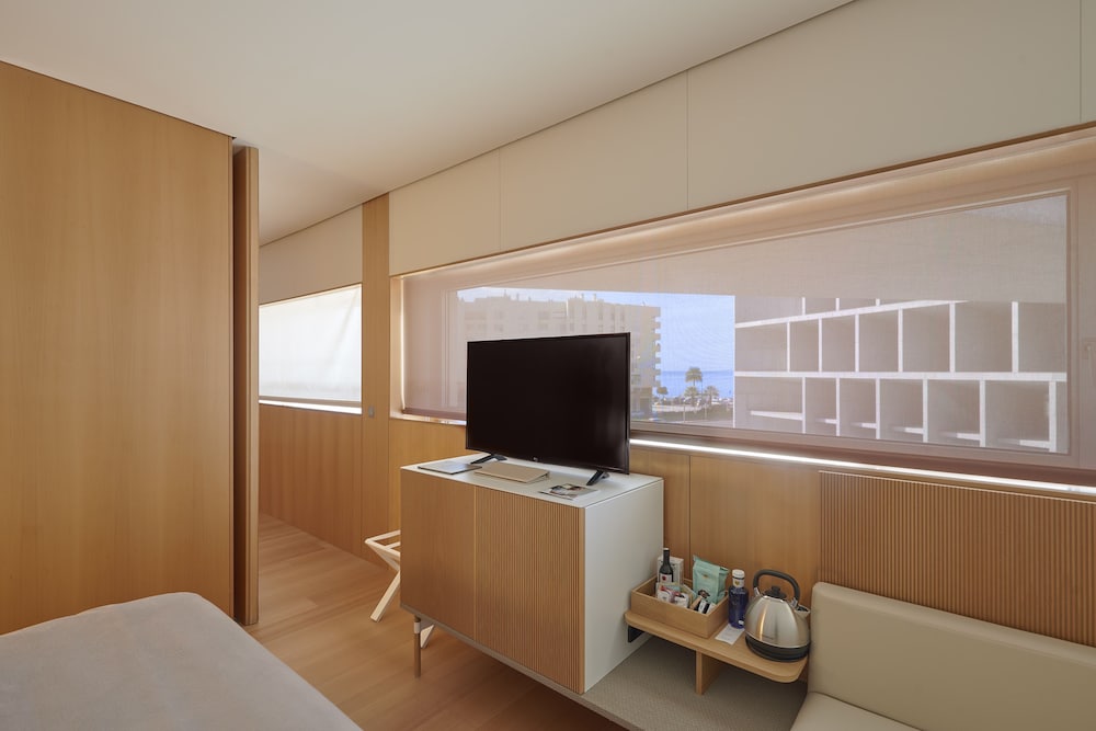 Melia Palma Bay — Hotel rooms in Palma de Mallorca, Balearic Islands