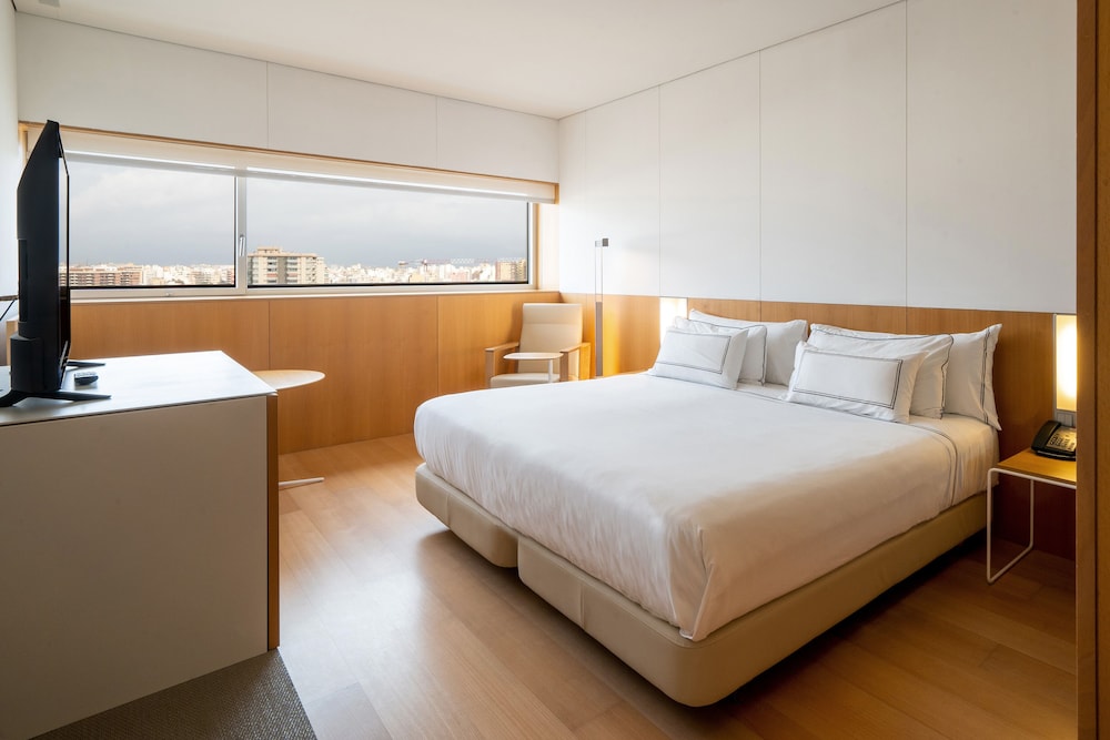 Melia Palma Bay — Hotel rooms in Palma de Mallorca, Balearic Islands