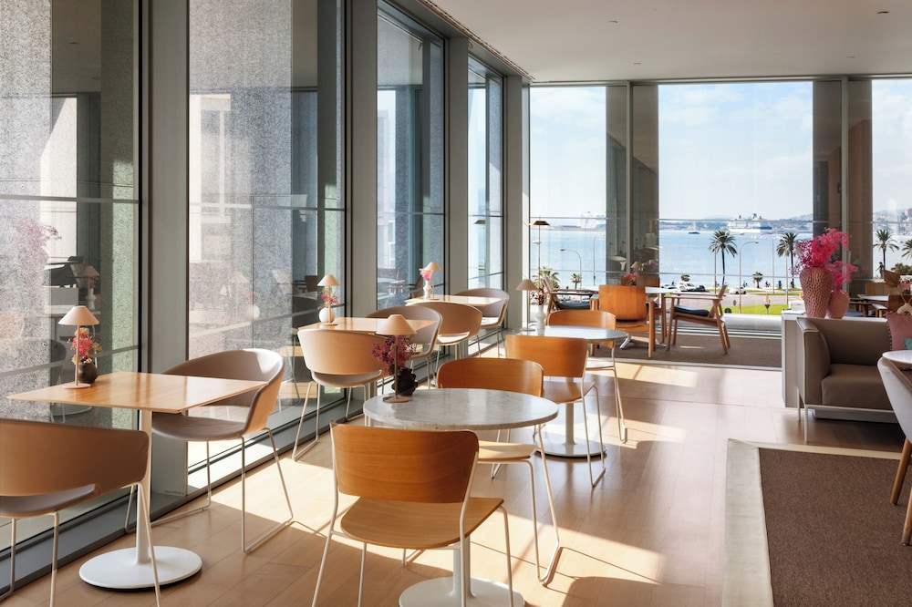 Melia Palma Bay — Restaurant & bars in Palma de Mallorca, Balearic Islands