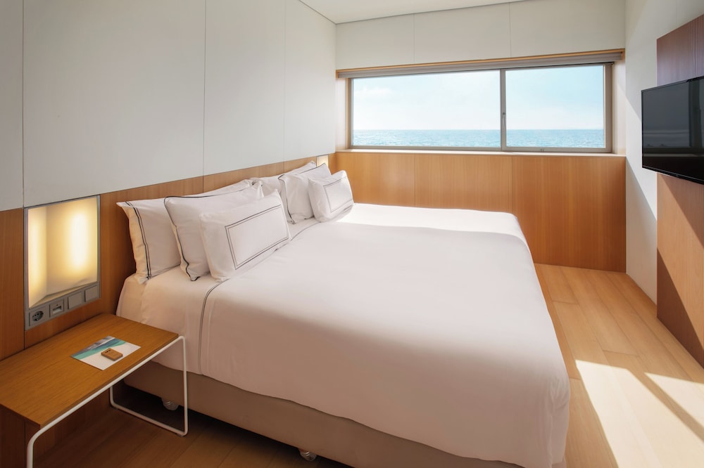 Melia Palma Bay — Hotel rooms in Palma de Mallorca, Balearic Islands
