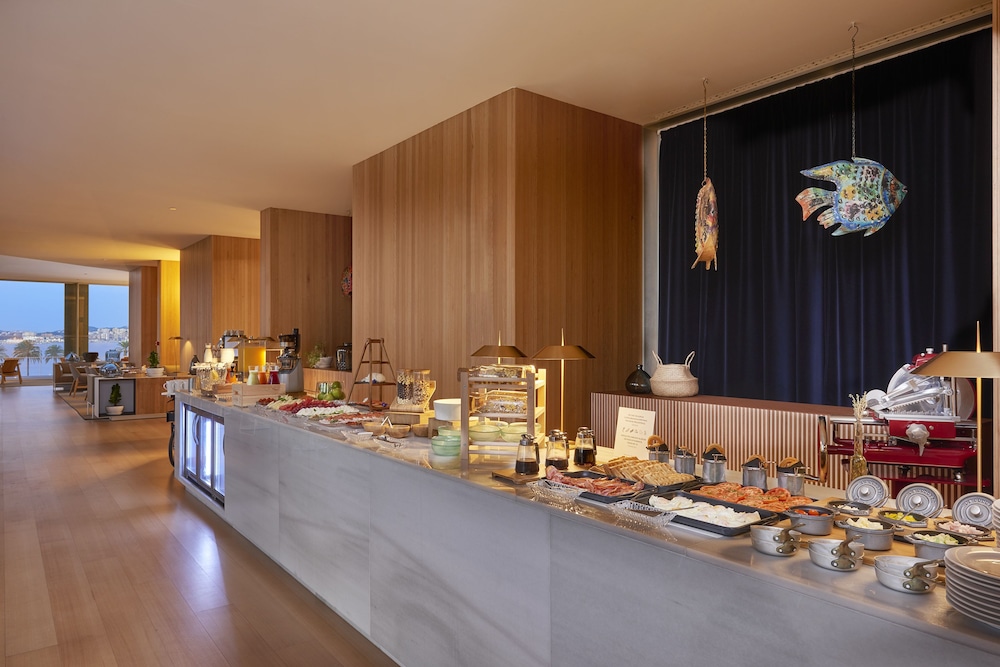 Melia Palma Bay — Restaurant & bars in Palma de Mallorca, Balearic Islands