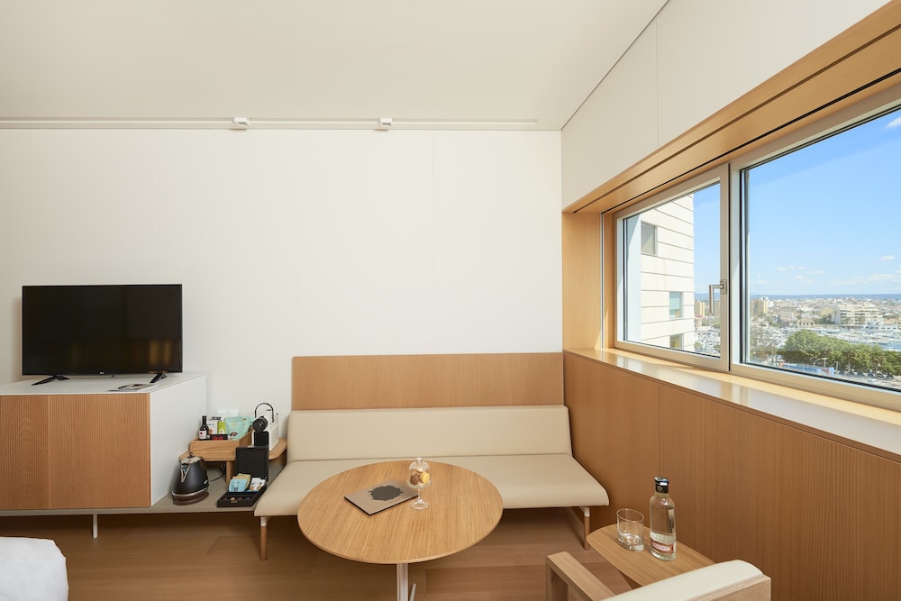 Melia Palma Bay — Hotel rooms in Palma de Mallorca, Balearic Islands