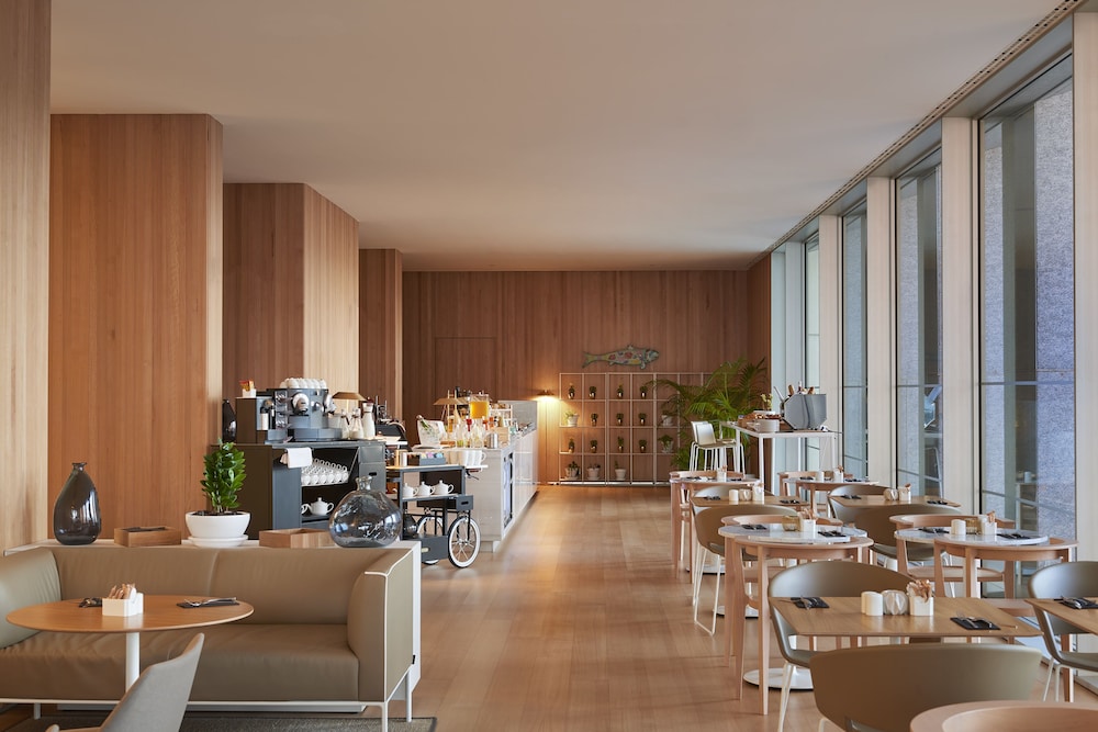 Melia Palma Bay — Restaurant & bars in Palma de Mallorca, Balearic Islands