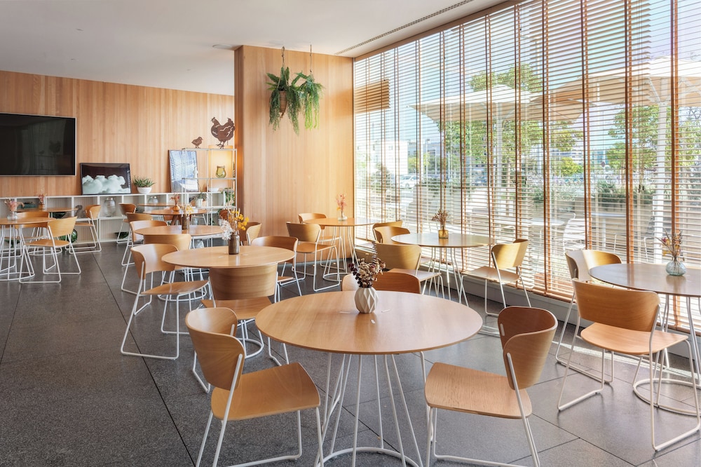 Melia Palma Bay — Restaurant & bars in Palma de Mallorca, Balearic Islands