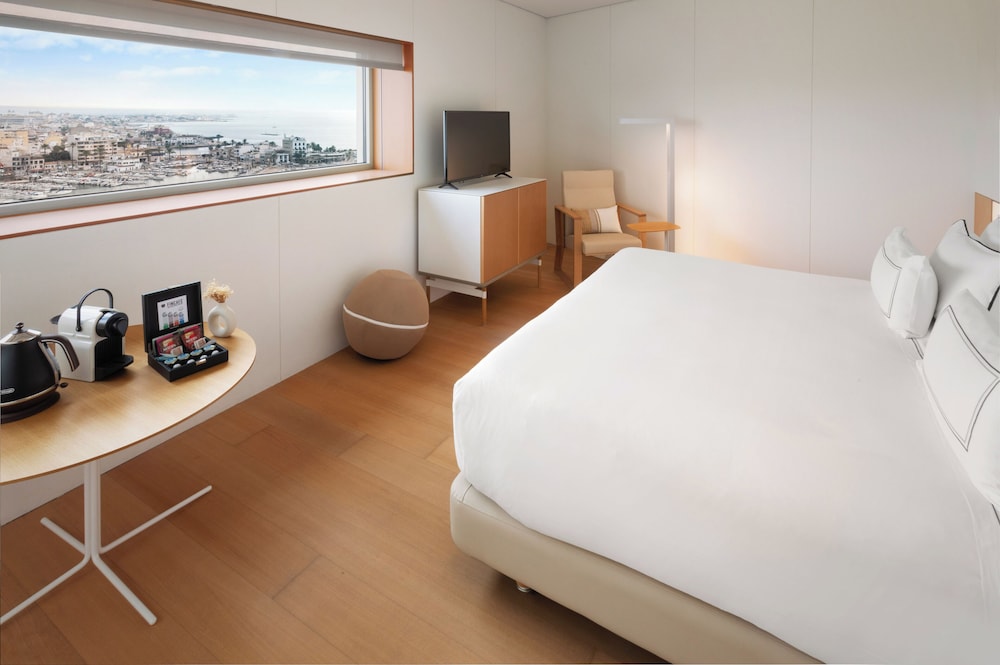 Melia Palma Bay — Hotel rooms in Palma de Mallorca, Balearic Islands