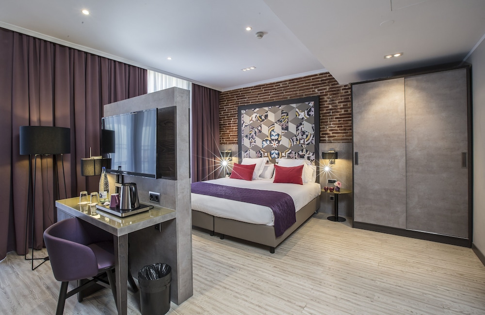 Leonardo Hotel Barcelona Las Ramblas — Hotel rooms in Barcelona, Catalonia
