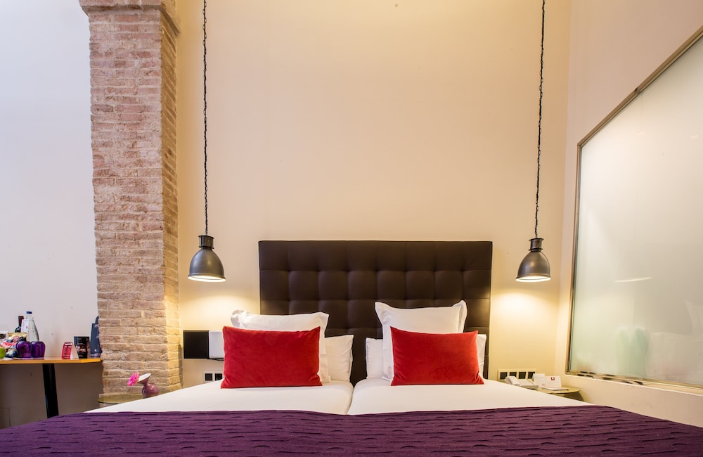 Leonardo Hotel Barcelona Las Ramblas — Hotel rooms in Barcelona, Catalonia