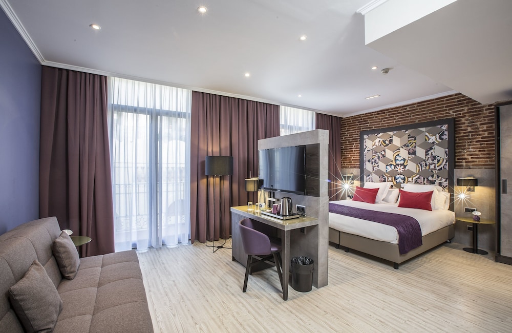 Leonardo Hotel Barcelona Las Ramblas — Hotel rooms in Barcelona, Catalonia