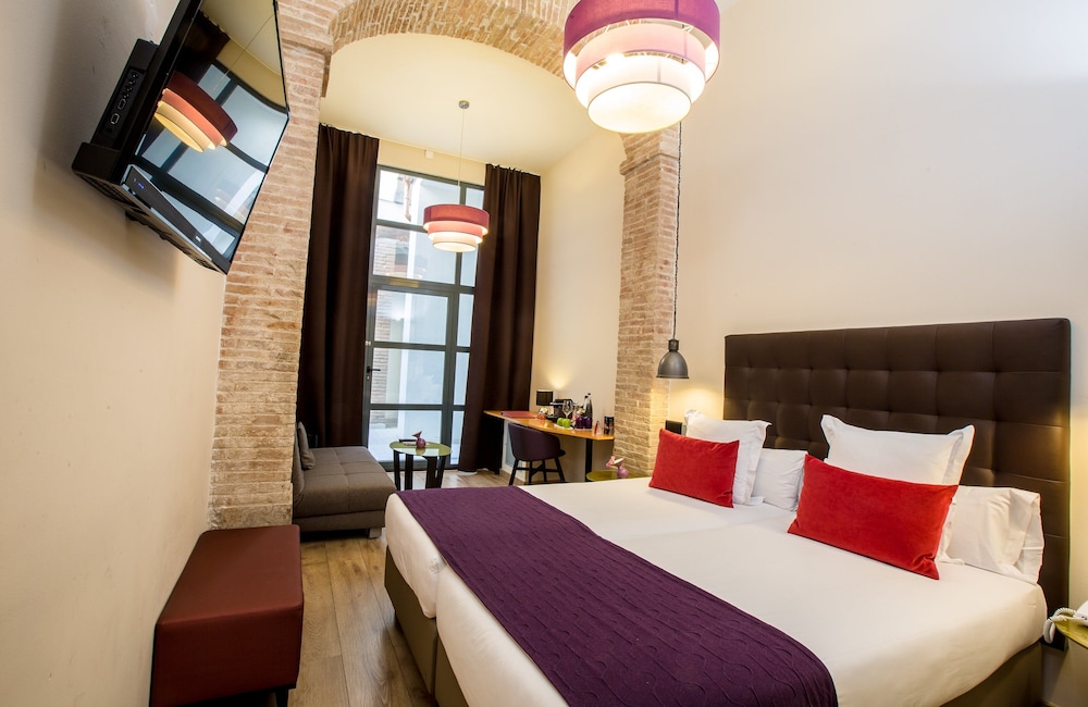 Leonardo Hotel Barcelona Las Ramblas — Hotel rooms in Barcelona, Catalonia