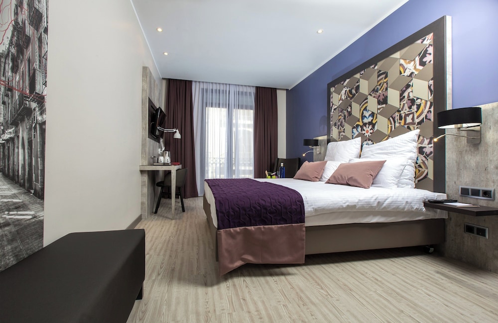 Leonardo Hotel Barcelona Las Ramblas — Hotel rooms in Barcelona, Catalonia
