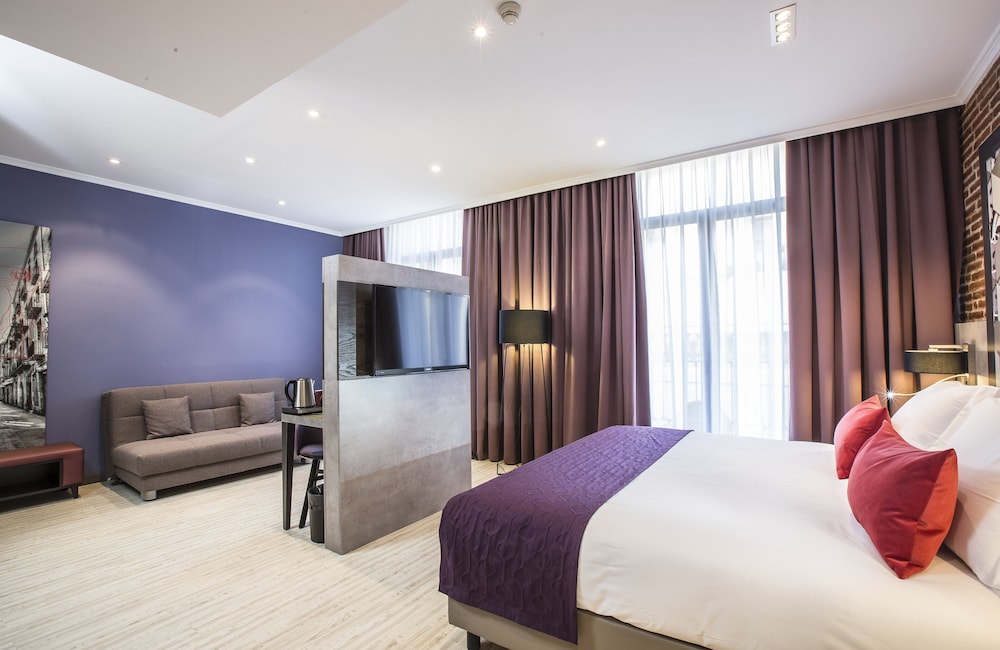 Leonardo Hotel Barcelona Las Ramblas — Hotel rooms in Barcelona, Catalonia