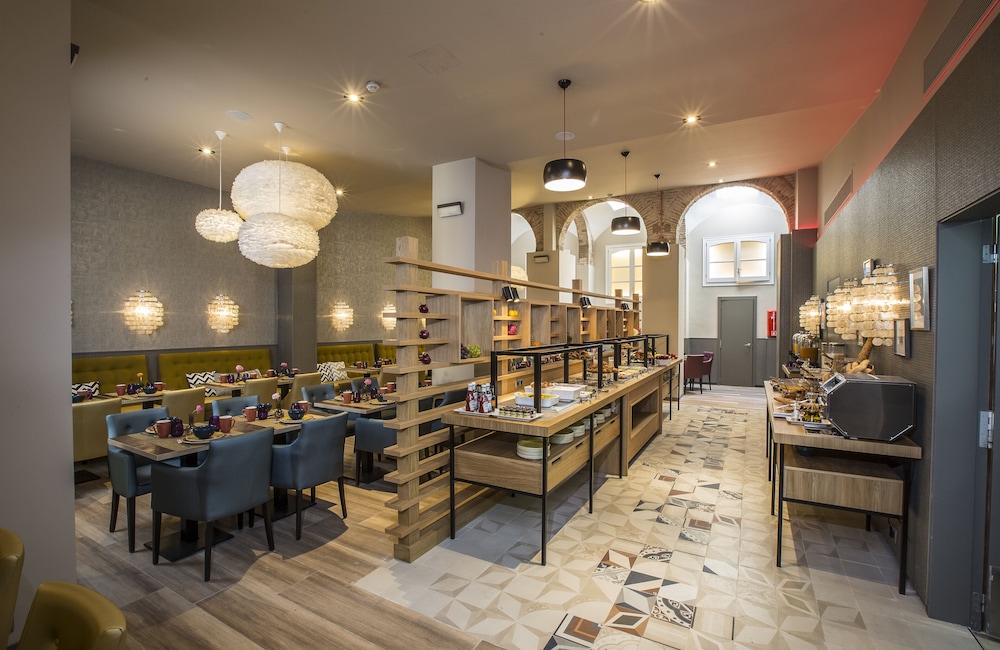 Leonardo Hotel Barcelona Las Ramblas — Restaurant & bars in Barcelona, Catalonia