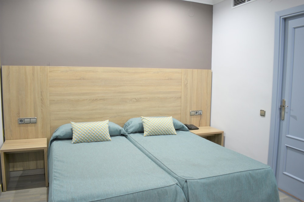 Ramblas Barcelona — Hotel rooms in Barcelona, Catalonia