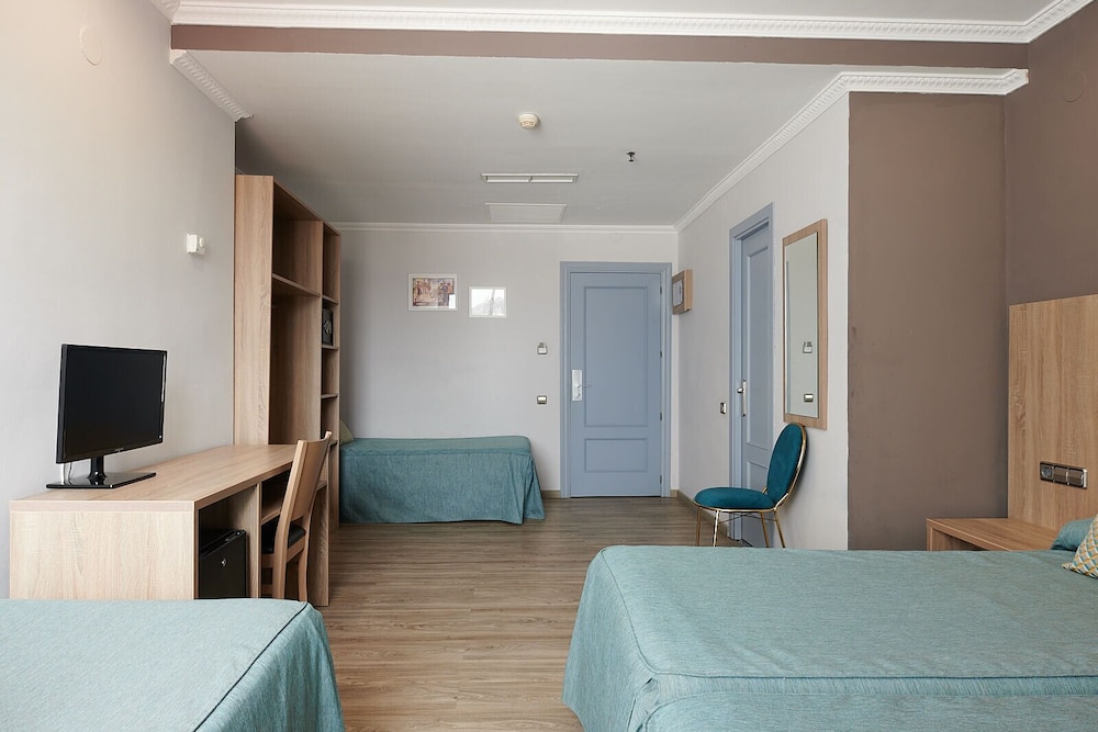 Ramblas Barcelona — Hotel rooms in Barcelona, Catalonia