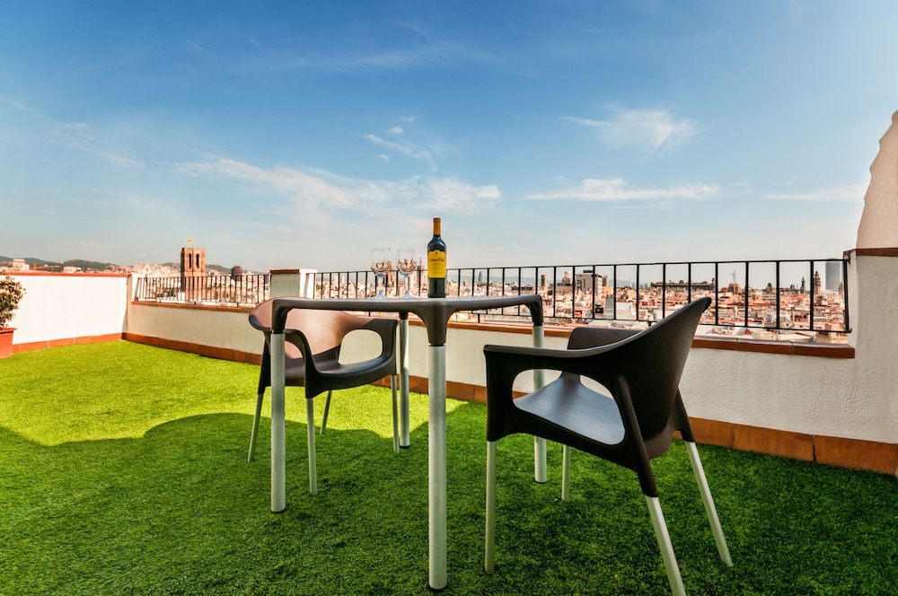 Ramblas Barcelona — Attractions in the area in Barcelona, Catalonia