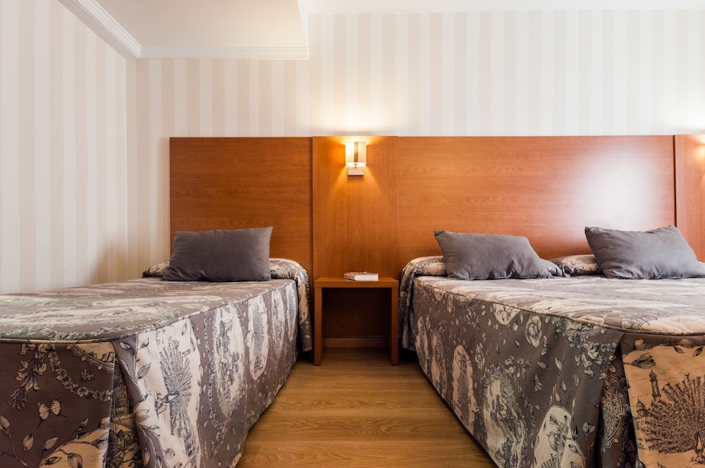 Ramblas Barcelona — Hotel rooms in Barcelona, Catalonia