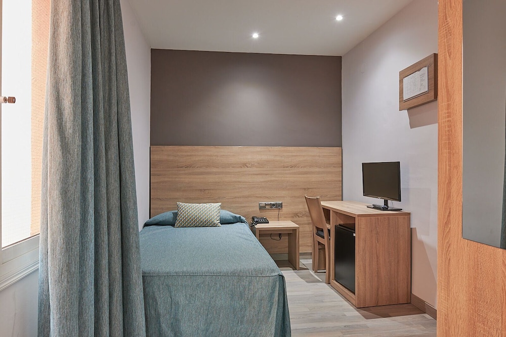 Ramblas Barcelona — Hotel rooms in Barcelona, Catalonia