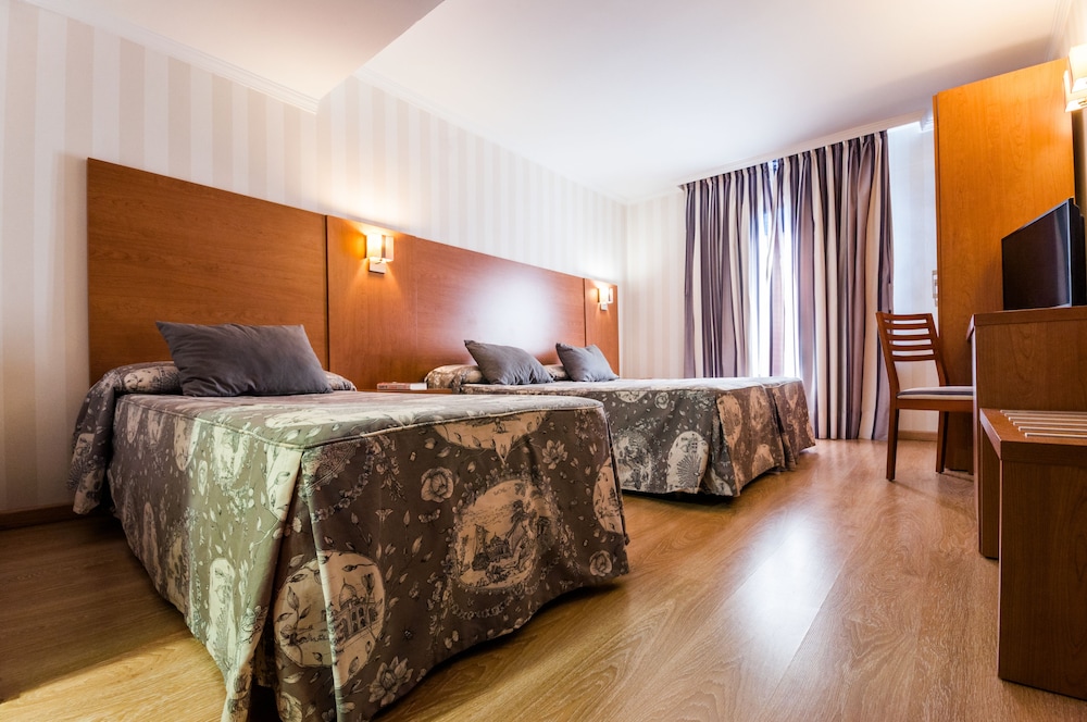 Ramblas Barcelona — Hotel rooms in Barcelona, Catalonia