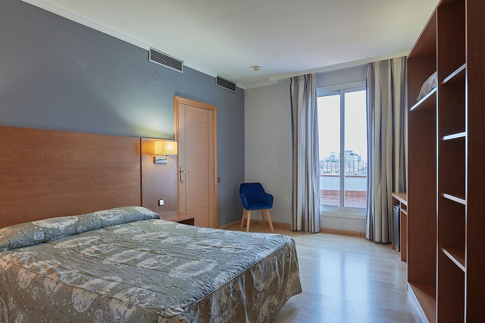Ramblas Barcelona — Hotel rooms in Barcelona, Catalonia