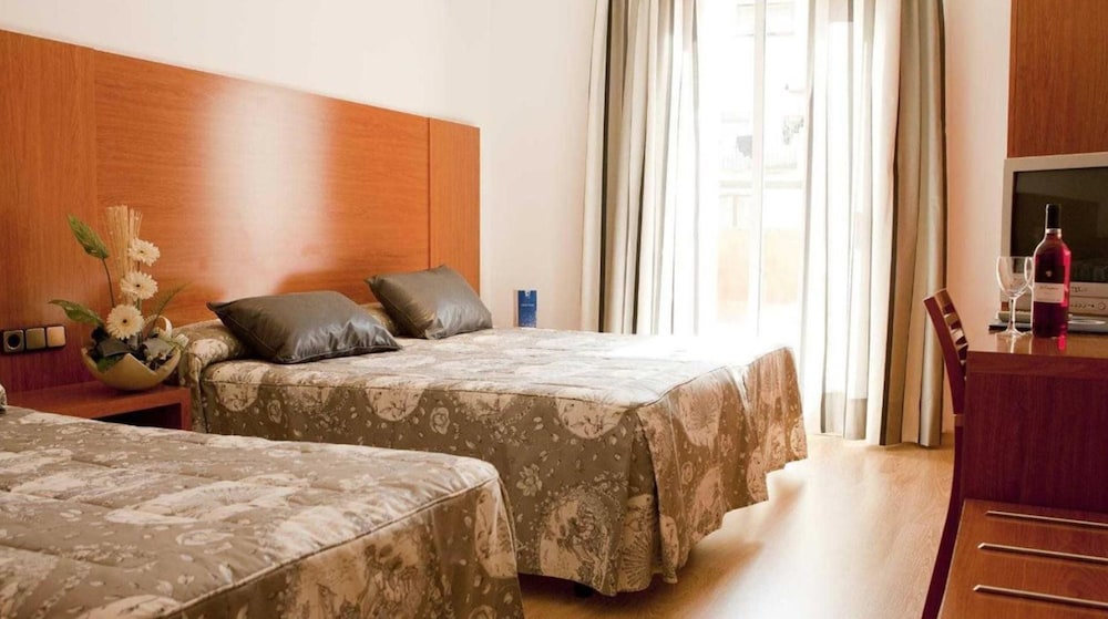 Ramblas Barcelona — Hotel rooms in Barcelona, Catalonia