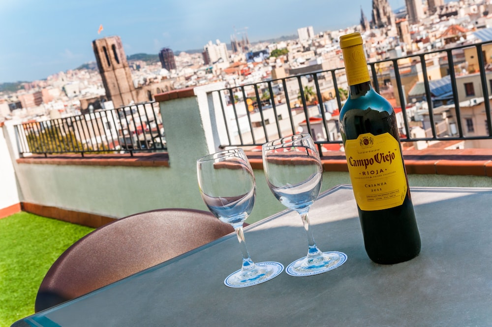 Ramblas Barcelona — Attractions in the area in Barcelona, Catalonia