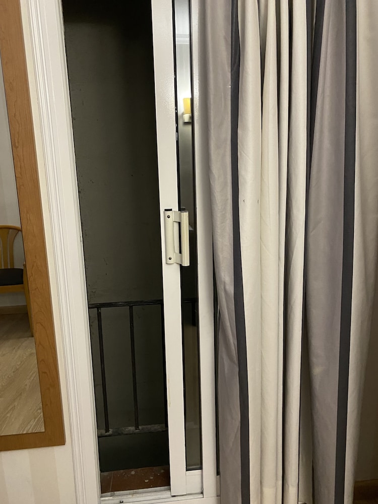 Ramblas Barcelona — Hotel rooms in Barcelona, Catalonia