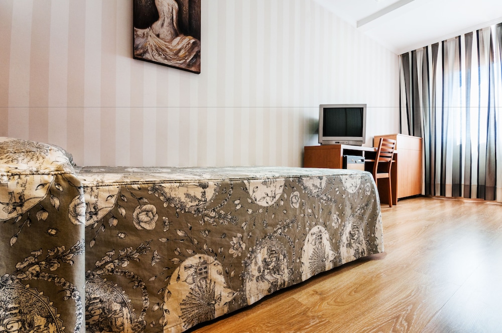 Ramblas Barcelona — Hotel rooms in Barcelona, Catalonia