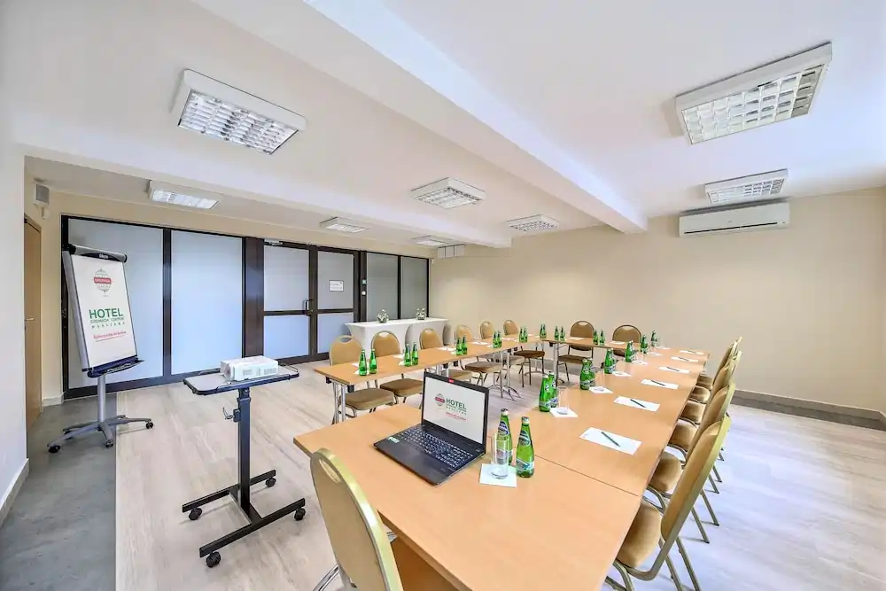 Hotel Gromada Warszawa Centrum — Hotel building in Warsaw, Masovian