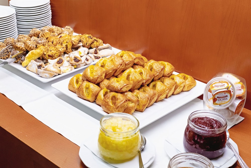 Hotel Gromada Warszawa Centrum — Restaurant & bars in Warsaw, Masovian