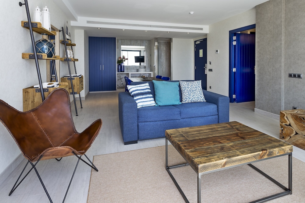 Catalonia Royal Ses Estaques - Adults Only — Hotel rooms in Santa Eulalia, Balearic Islands