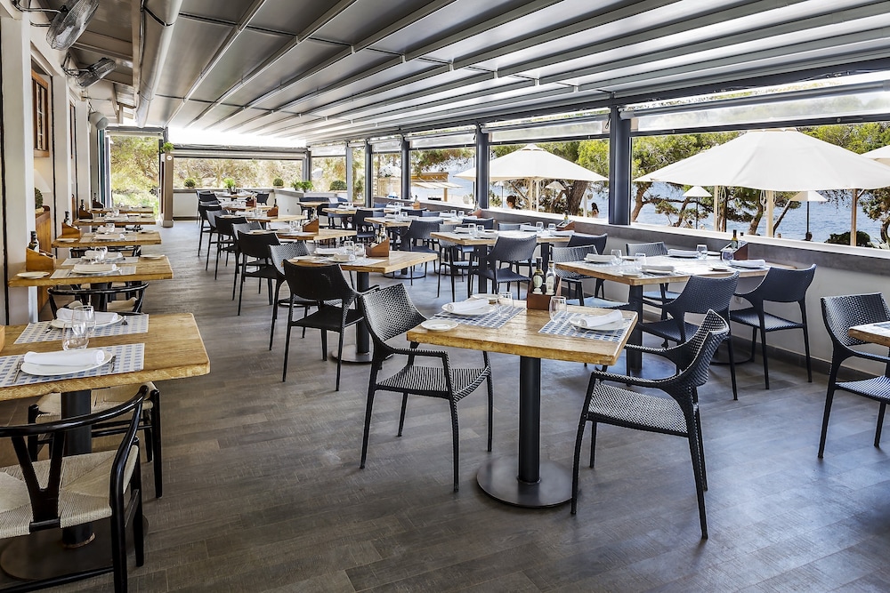 Catalonia Royal Ses Estaques - Adults Only — Restaurant & bars in Santa Eulalia, Balearic Islands