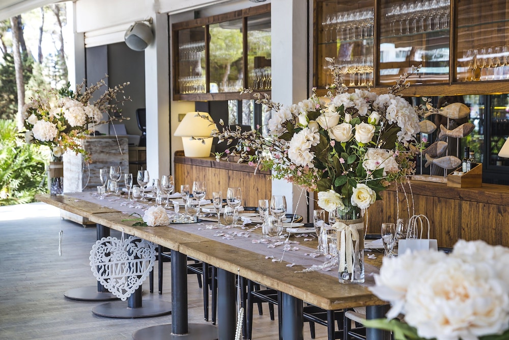 Catalonia Royal Ses Estaques - Adults Only — Restaurant & bars in Santa Eulalia, Balearic Islands