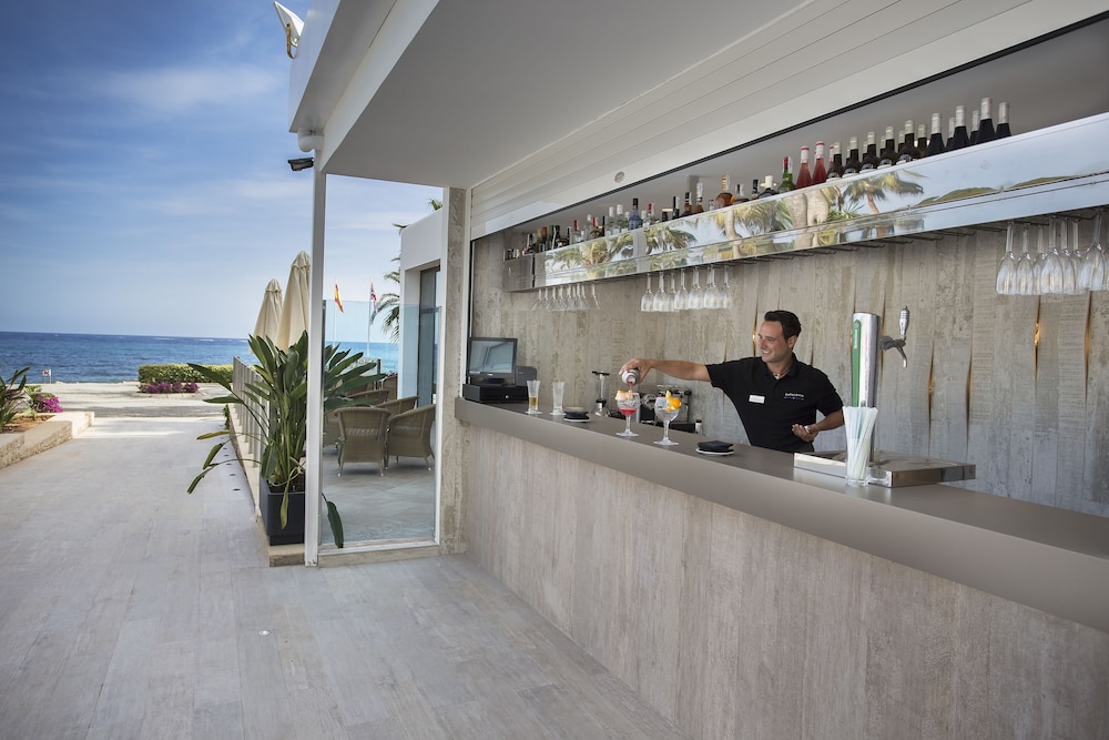 Catalonia Royal Ses Estaques - Adults Only — Restaurant & bars in Santa Eulalia, Balearic Islands